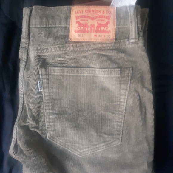 Levi's Straight Leg Corduroy Jeans - Picture 1 of 2